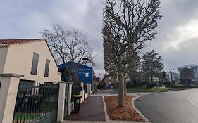 Perle Urbaine : Jardin Spacieux!